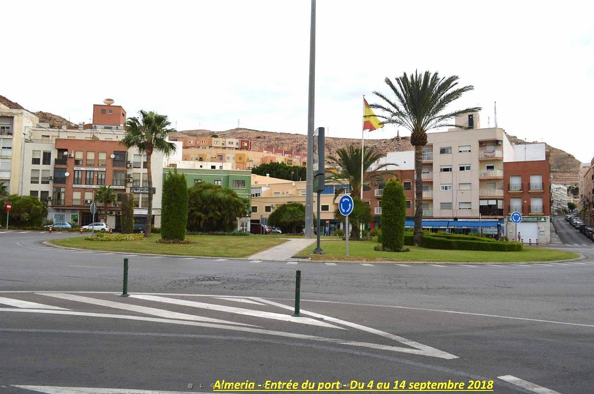 30 ALMERIA ENTREE DU PORT ET PARC SALMERON (9).JPG